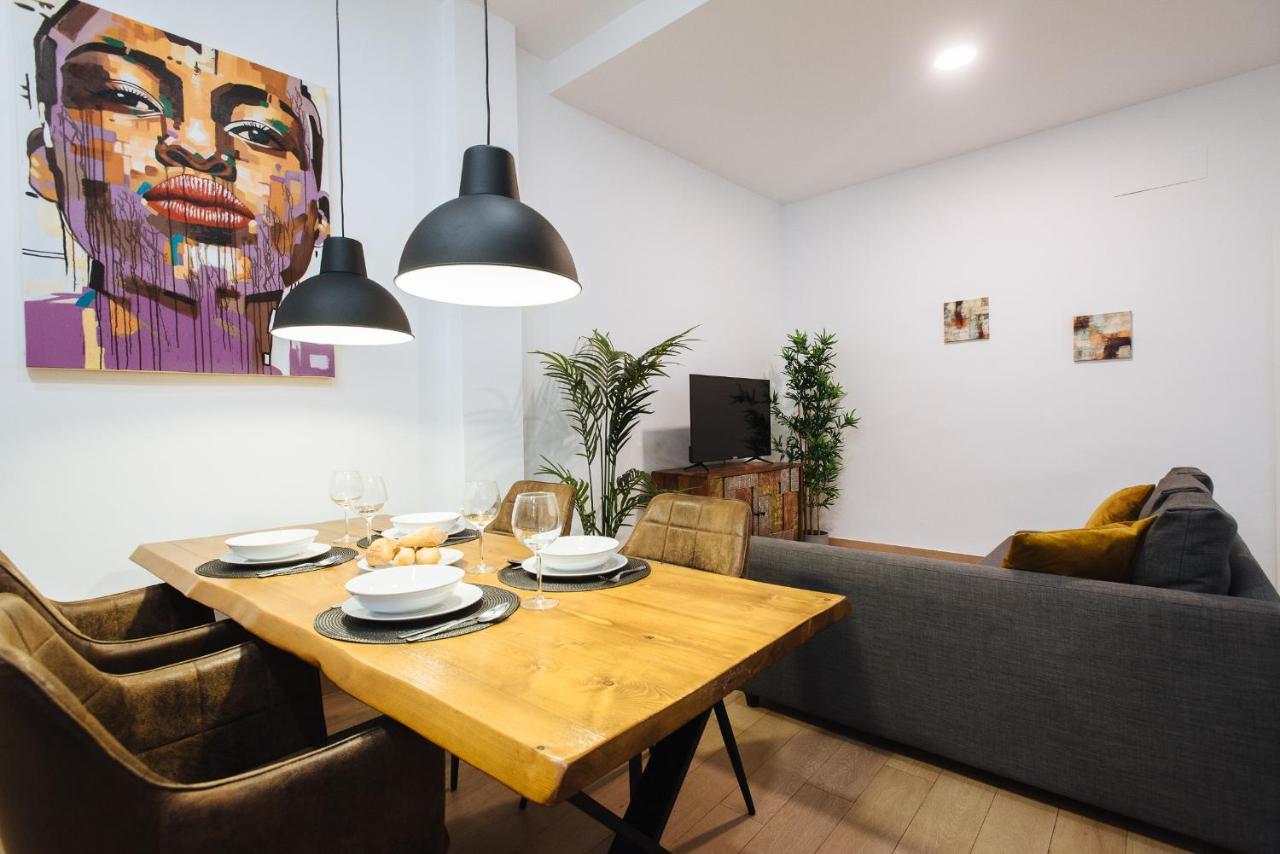Hostly Rbh0 Modern Apartment Seville Exterior photo