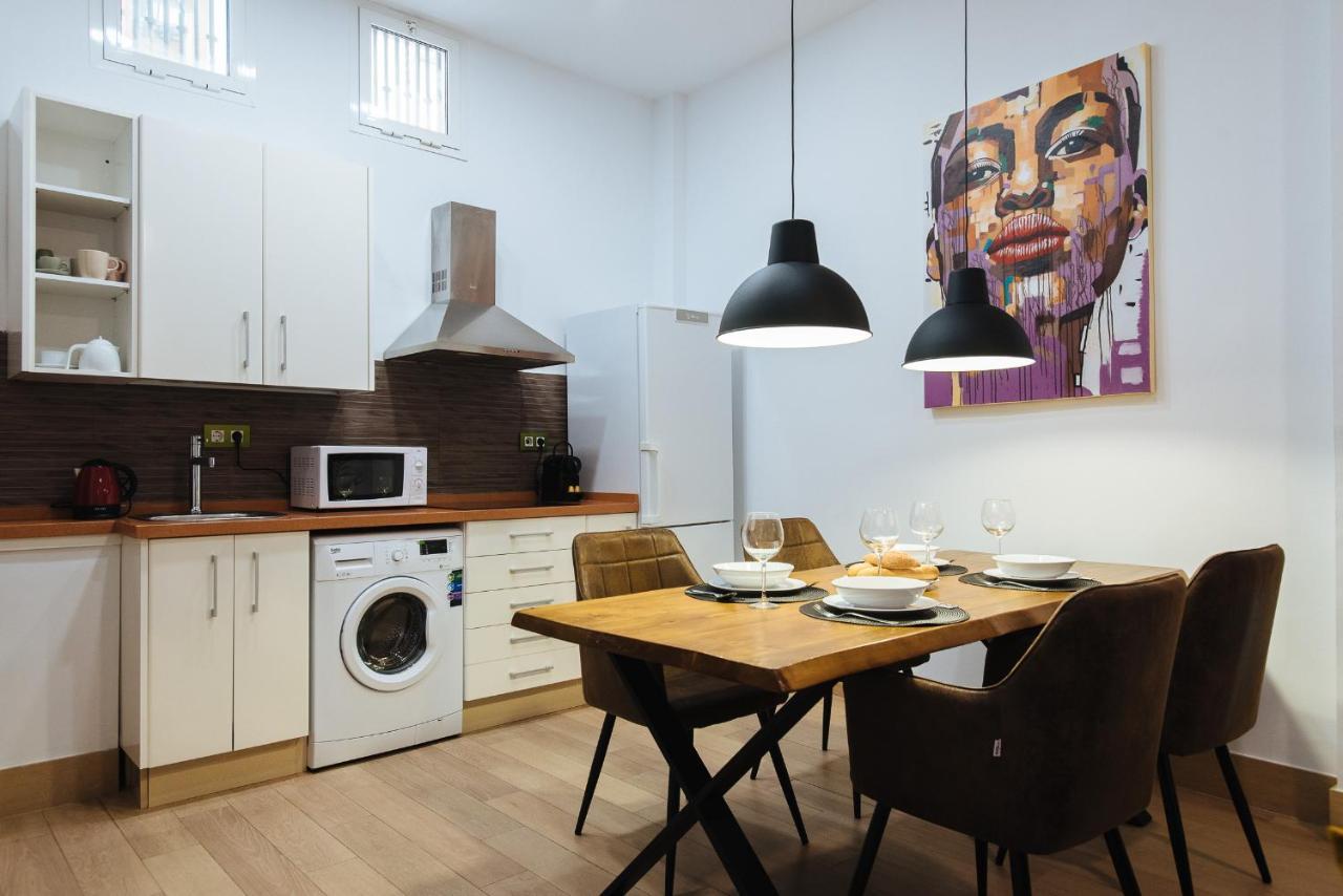 Hostly Rbh0 Modern Apartment Seville Exterior photo